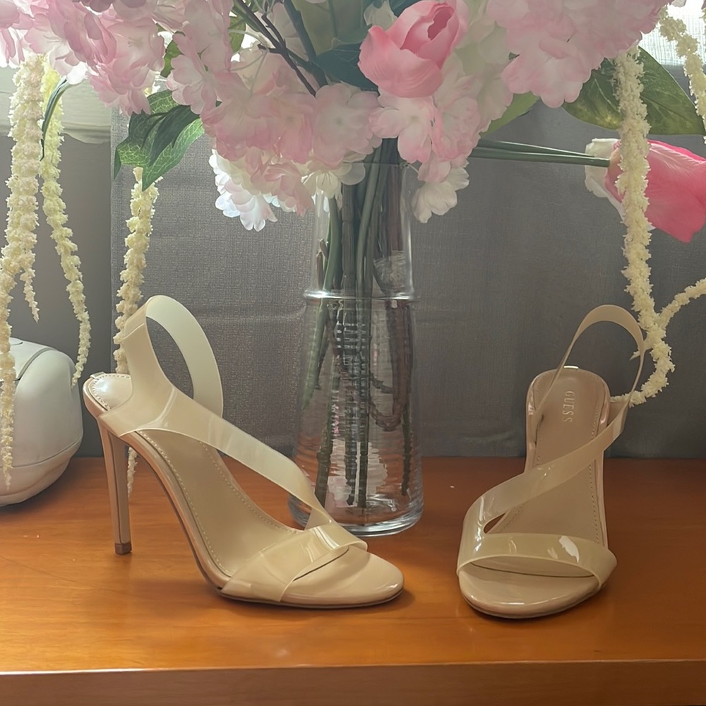 Guess heels!👠